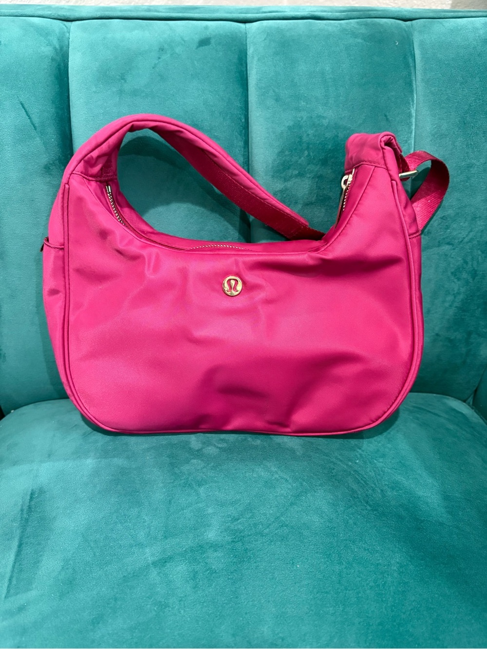 Lululemon city essentials shoulder bag 4L